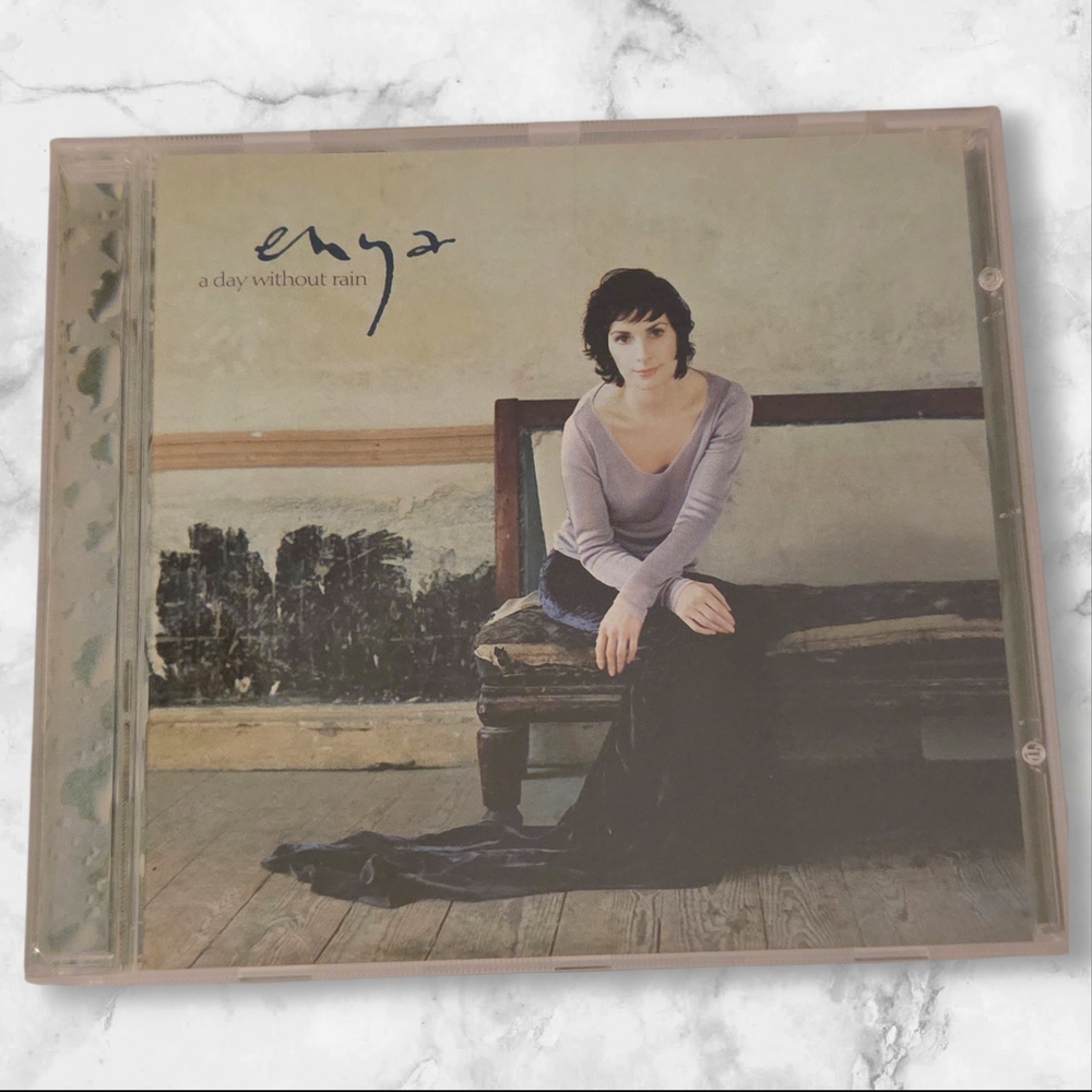 🔥 3/$15 🔥 CD -Enya "A Day Without Rain"